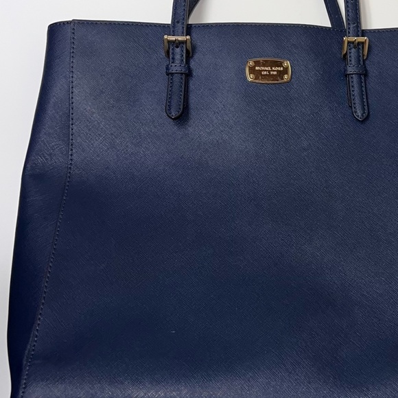 Michael kors- Navy and gold bag - Picture 3 of 8